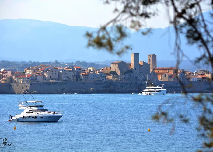 D'hotes En Rez De Avec Piscine 3* Antibes