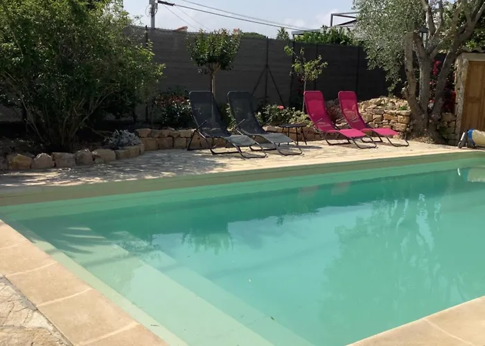 Maison d'hôtes D'hôtes En Rez De Avec Piscine 3*