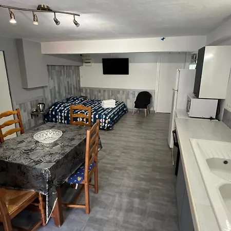 D'hotes En Rez De Avec Piscine Konukevi *