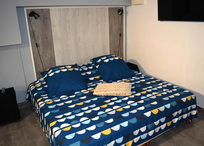 D'hotes En Rez De Avec Piscine 3*