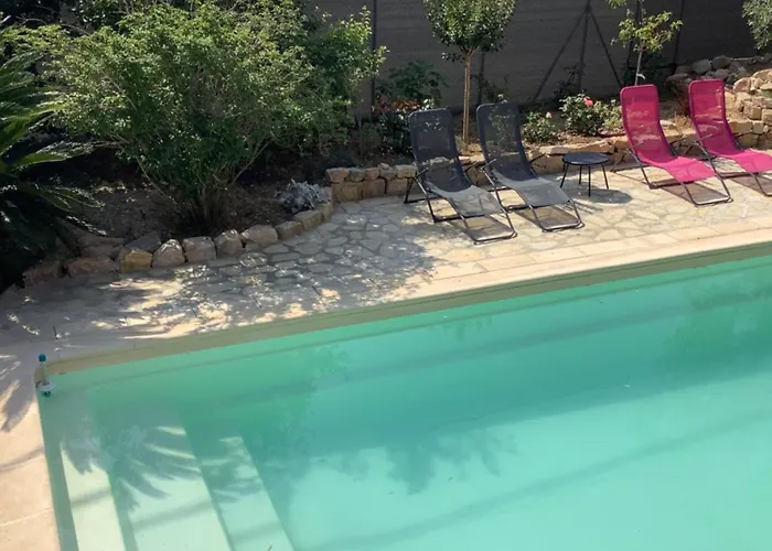 D'hotes En Rez De Avec Piscine ゲストハウス